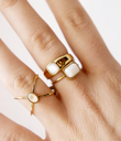 bague-vera-acier-dore-agate-blanche-portee_760x885_crop_center.jpg.webp
