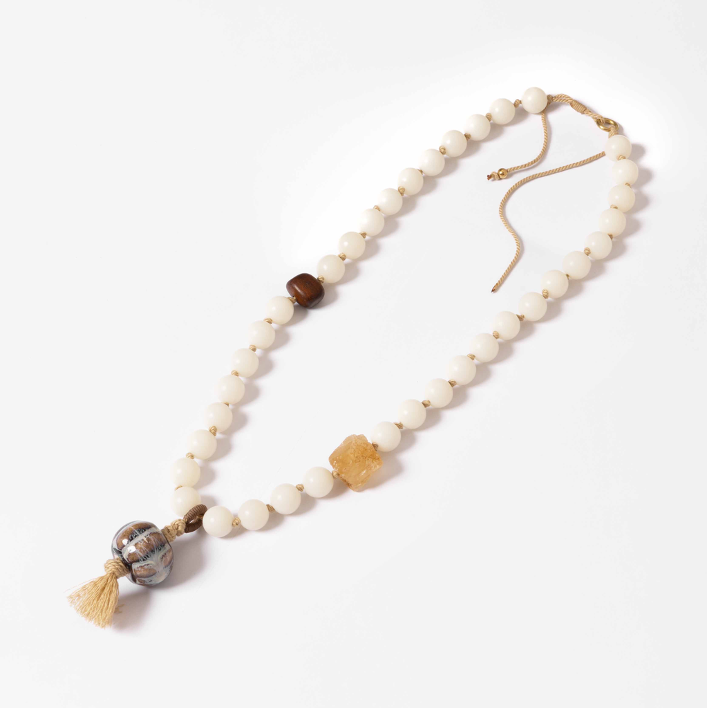 [SNL23221-01WHT] Amandine Necklace